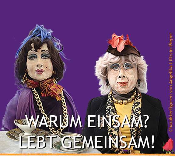 Lebensgroße Puppen: 2 alte elegant gekleidete Damen mit Hut sitzen an einem Kaffeetisch